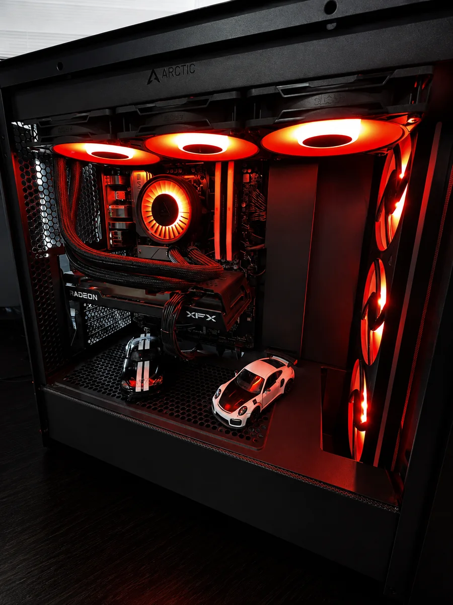 Black tower build with red theme, nicknamed Ember
